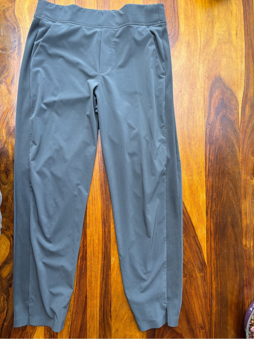 Athleta Brooklyn Mid-Rise ankle pants women 8 green (jungle)